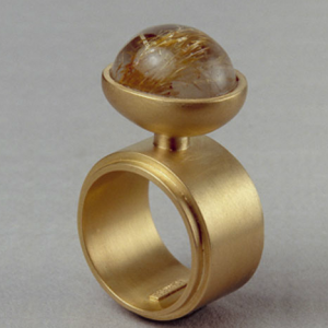 Anillo hueco oro 750 cabujón de cuarzo rutilado