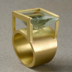 Anillo oro aguamarina